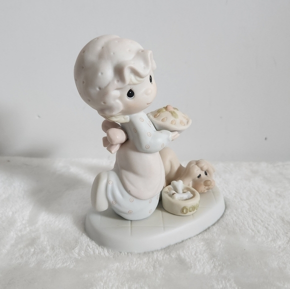 Precious Moments Retired Dropping Over For Christmas 1982 Porcelain Figurine - Picture 4 of 16